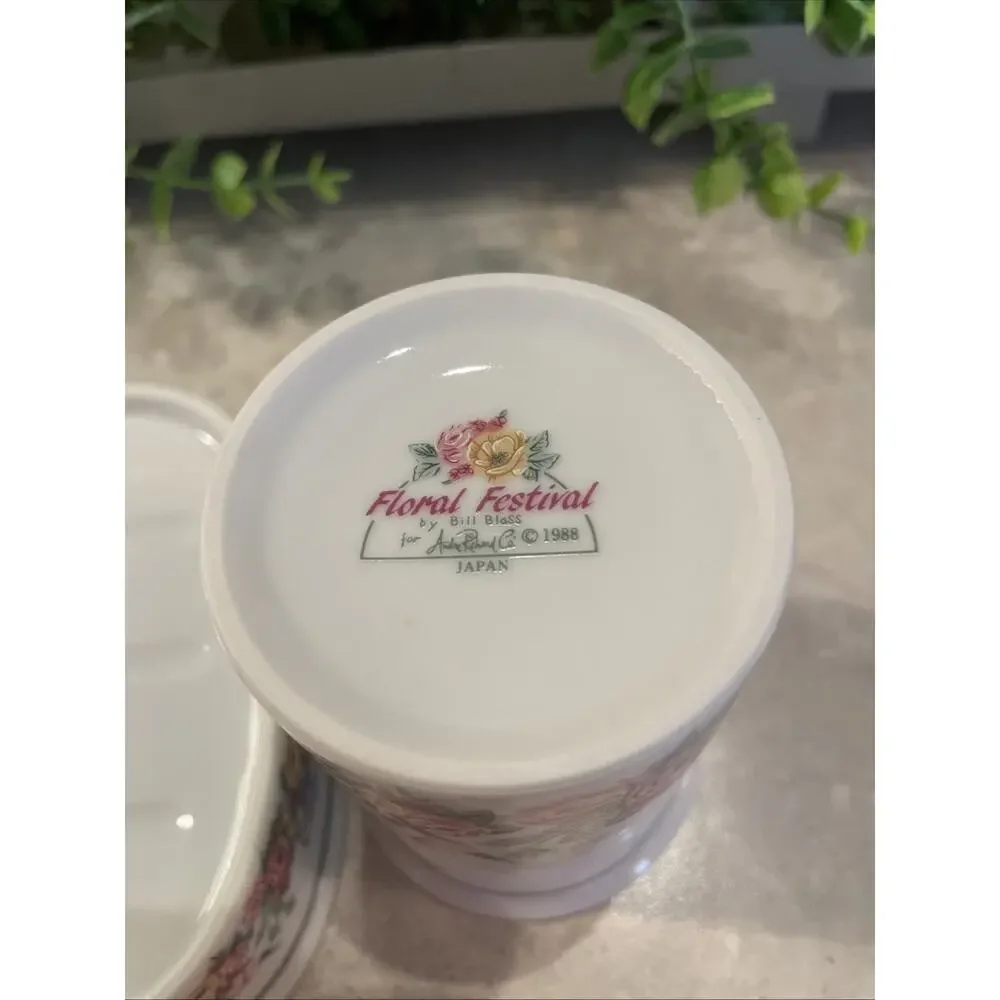 Floral Festival Bathroom Soap Dish & Cup 1988 Bill Blass Japan